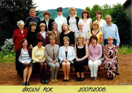 učitelský sbor 2007-2008.jpg