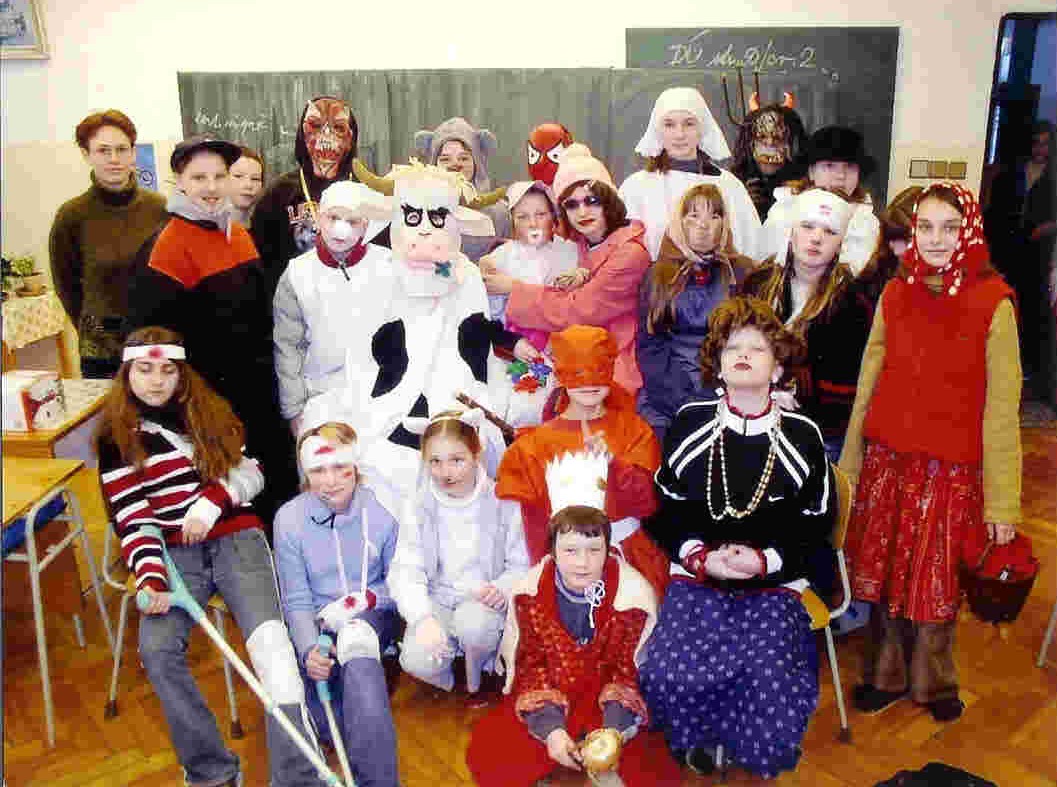 6.A KARNEVAL,30.VÝROČÍ ŠKOLY,6.1. 2005.jpg